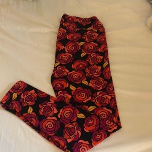 LuLaRoe Leggings Tall & Curvey